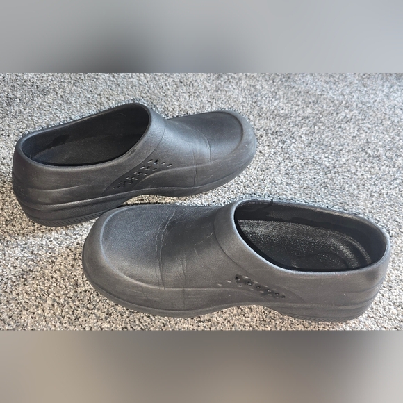 TredSafe Black Slip On Oil & Slip Resistent Clog Black Rubber Mens 8/womens 9 - Picture 4 of 7